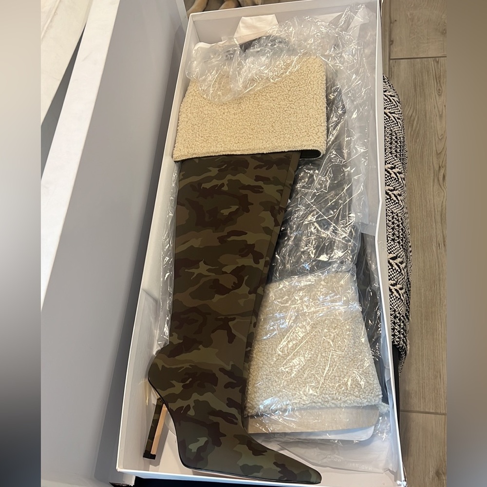 NIB GOOD AMERICAN camo /Sherpa over the knee BOOTS